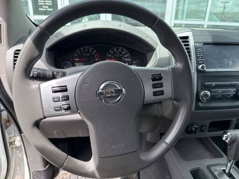 Used 2019 Nissan Frontier SV AWD/4WD image 11