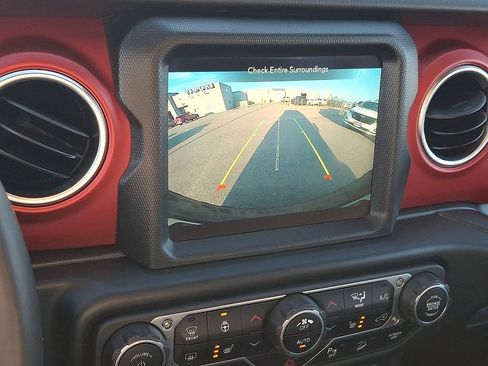 Used 2021 Jeep Wrangler Unlimited Rubicon AWD/4WD image 18