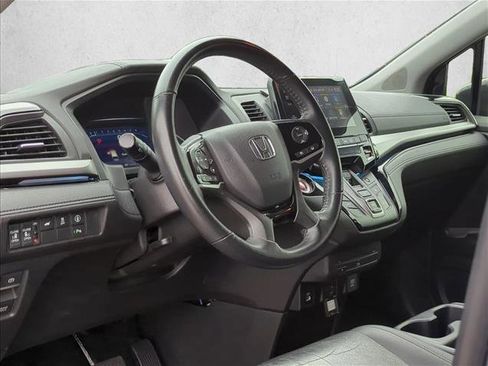 Used 2023 Honda Odyssey Touring image 9