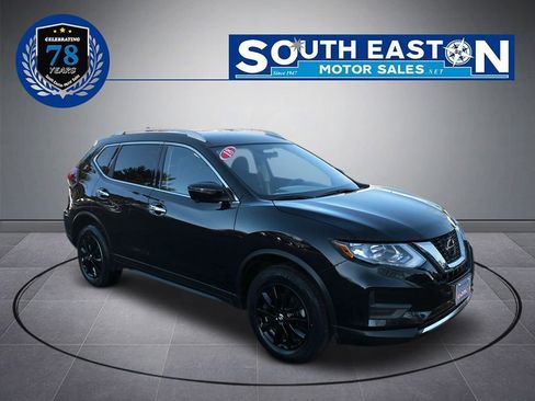 Used 2018 Nissan Rogue SV w/ Premium Package image 2