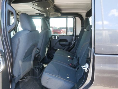 New 2026 Jeep Gladiator Sport AWD/4WD image 5