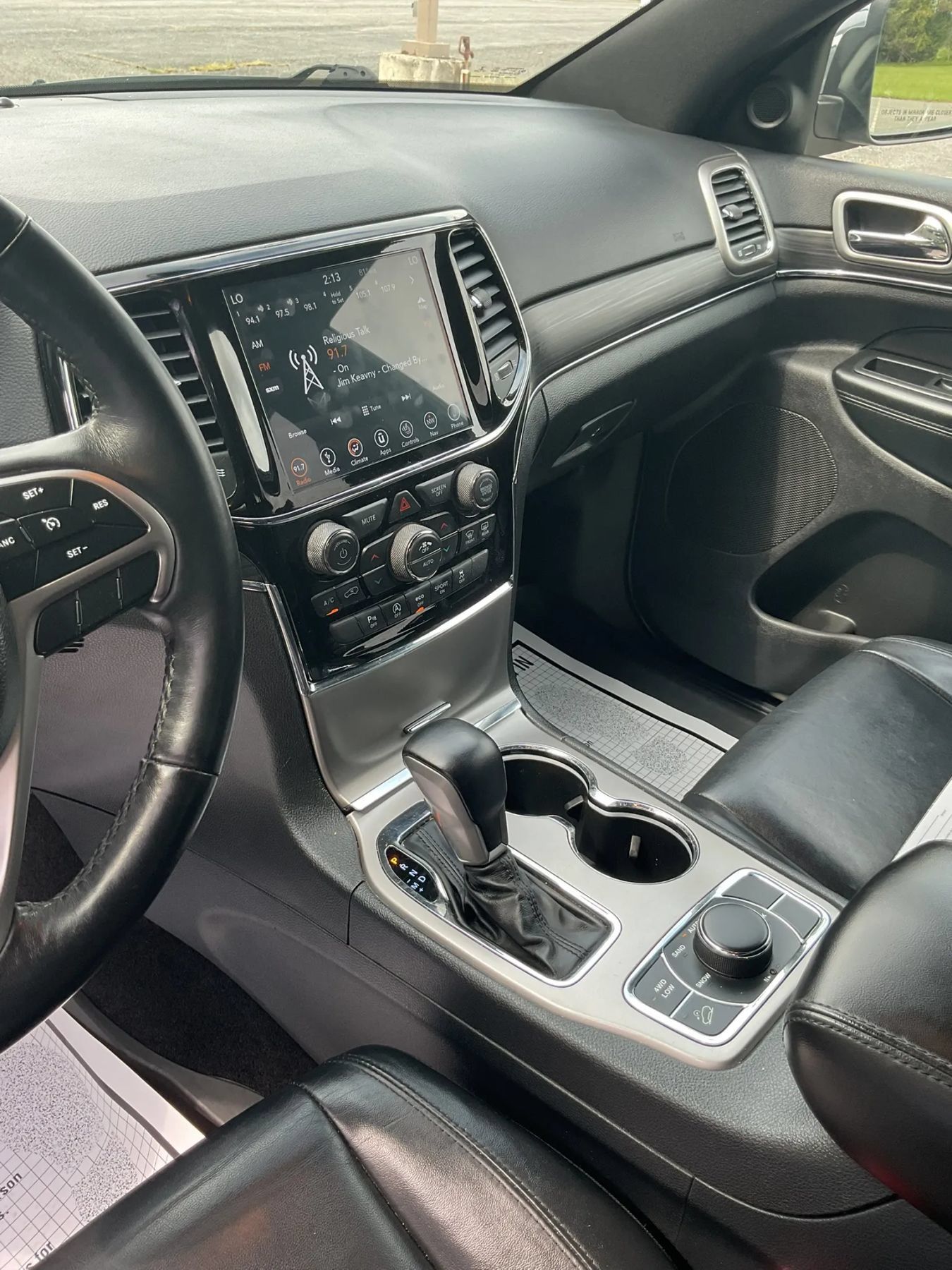 Used 2019 Jeep Grand Cherokee Limited AWD/4WD image 26