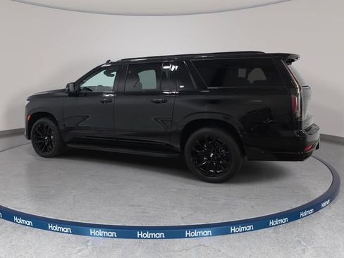 Certified 2022 Cadillac Escalade ESV Sport w/ Touring Package AWD/4WD image 7