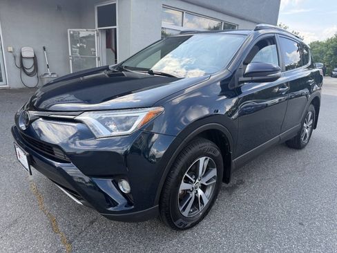 Used 2018 Toyota RAV4 XLE AWD/4WD image 3