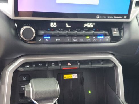 Used 2024 Toyota Tundra Platinum image 24