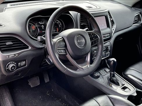 Used 2021 Jeep Cherokee Latitude Plus AWD/4WD image 18