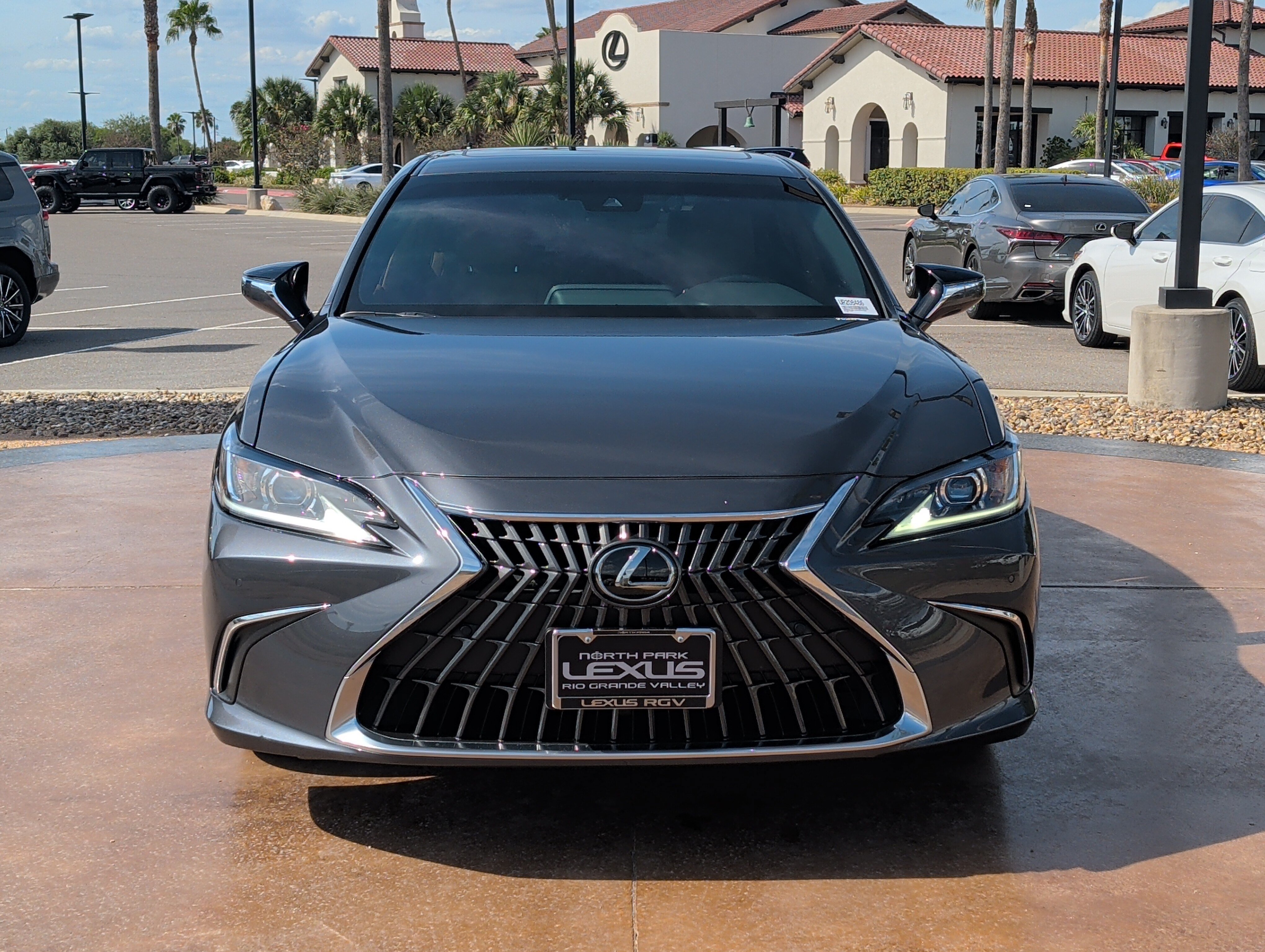 Used 2025 Lexus ES 350 w/ Premium Package FWD image 6