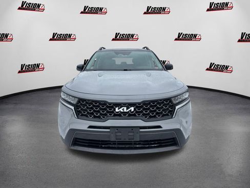 Certified 2022 Kia Sorento S w/ Panoramic Sunroof Package image 2