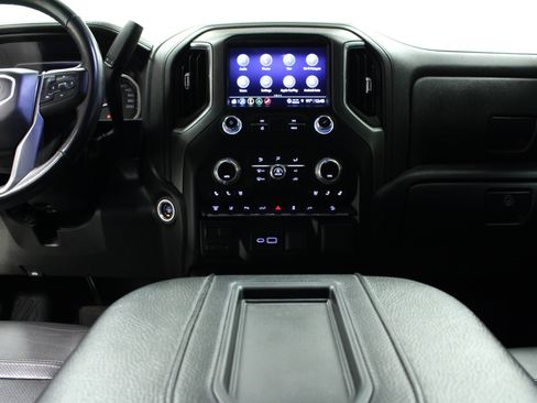 Used 2022 GMC Sierra 2500 Denali AWD/4WD image 18
