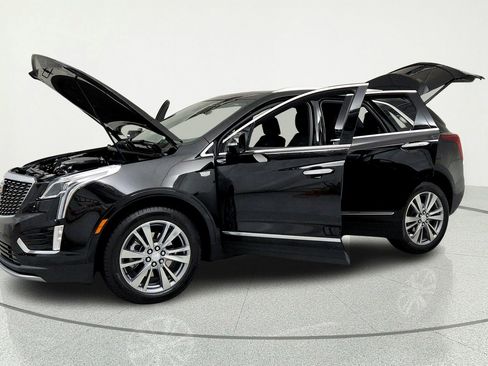 Certified 2025 Cadillac XT5 Premium Luxury w/ LPO, Floor Liner Package AWD/4WD image 9