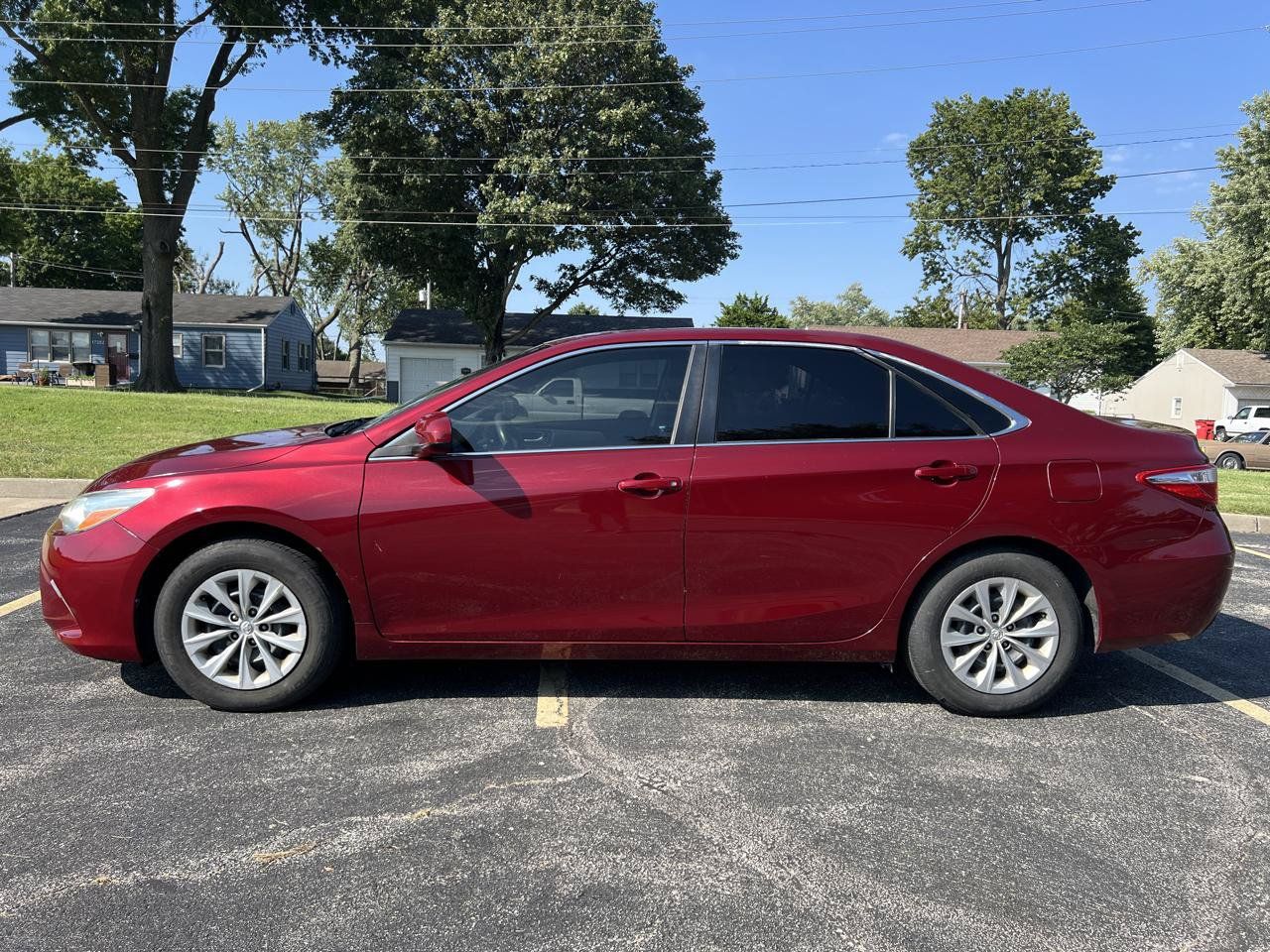 Used 2017 Toyota Camry LE FWD image 2