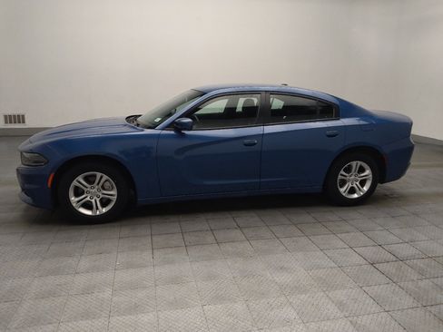 Used 2022 Dodge Charger SXT RWD image 2