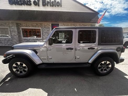 Used 2021 Jeep Wrangler Unlimited Sahara w/ Uconnect 4C Nav & Sound Group AWD/4WD image 4