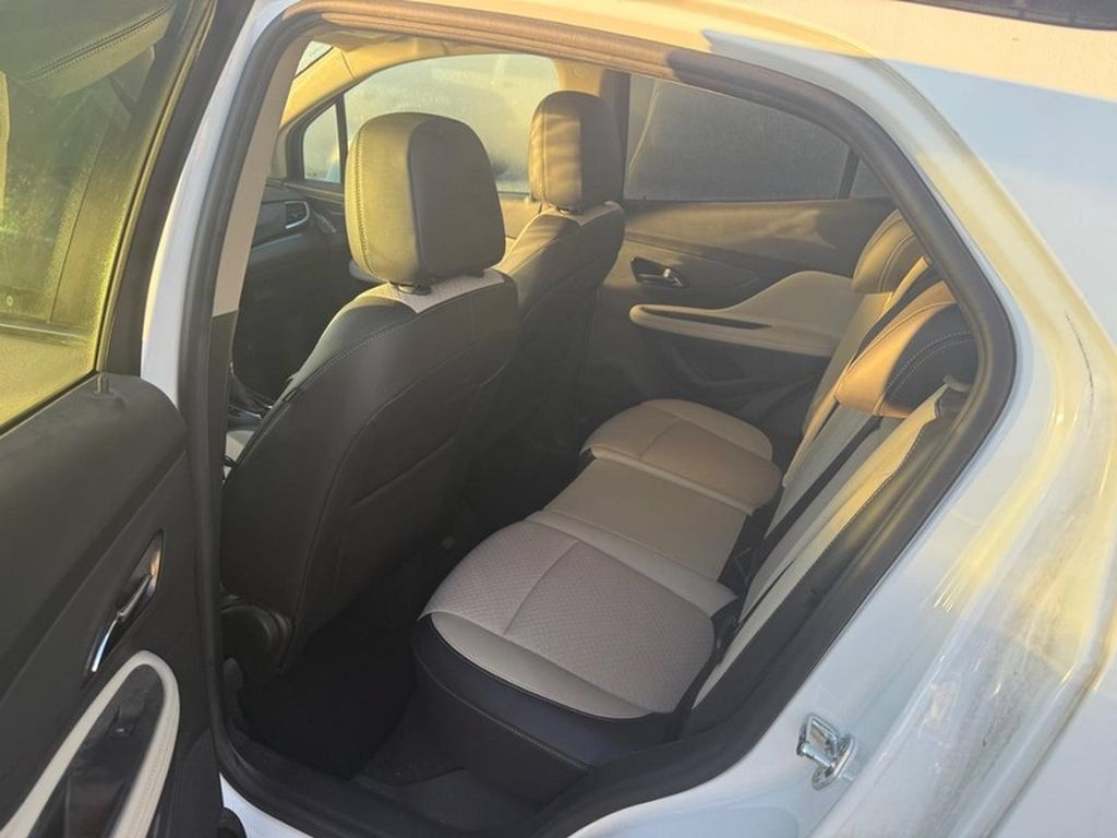Used 2020 Buick Encore Preferred FWD image 16