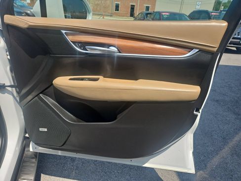 Used 2018 Cadillac XT5 Platinum w/ Driver Assist Package AWD/4WD image 24