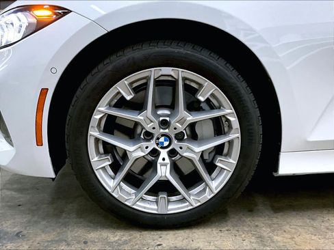 Used 2025 BMW 330i Sedan w/ Convenience Package RWD image 12