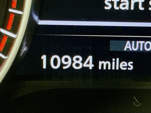 Used 2024 Nissan Pathfinder S image 19