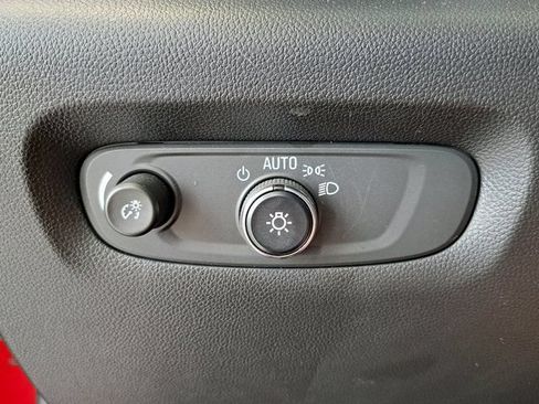 Used 2022 Chevrolet Traverse Premier w/ Redline Edition AWD/4WD image 12