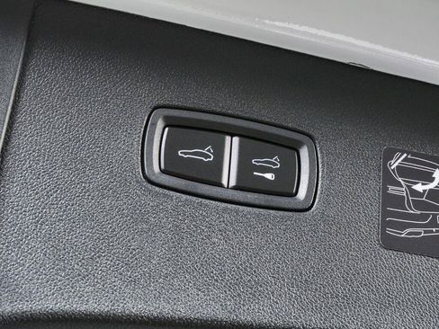 New 2026 Porsche Cayenne Coupe AWD/4WD image 33