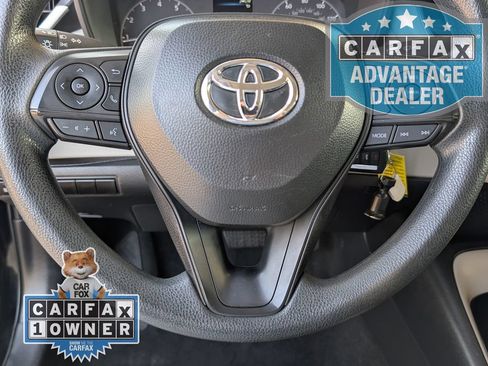 Used 2025 Toyota Corolla LE FWD image 5