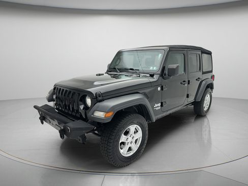 Used 2018 Jeep Wrangler Unlimited Sport S AWD/4WD image 3