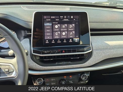 Used 2022 Jeep Compass Latitude FWD image 23