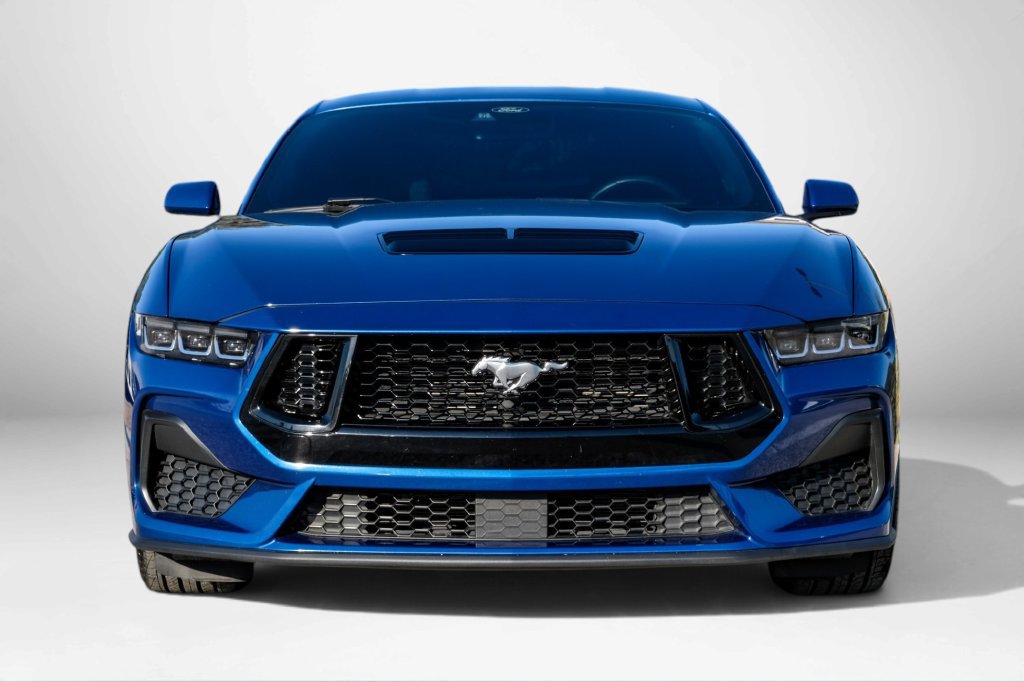 Used 2024 Ford Mustang GT RWD image 3