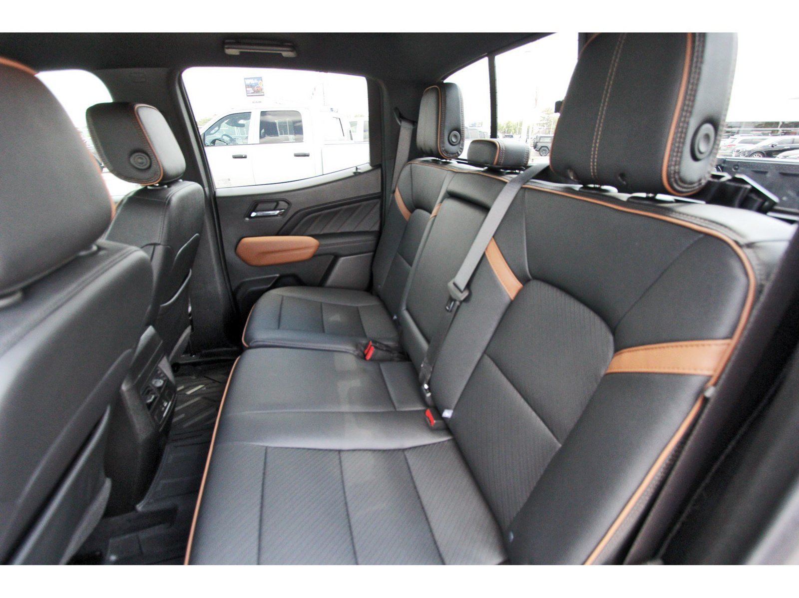 Used 2026 GMC Canyon AT4 w/ AT4 Premium Package AWD/4WD image 15