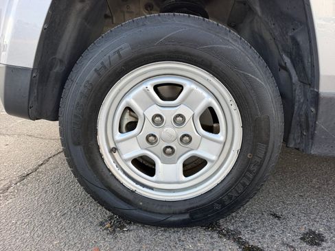 Used 2015 Jeep Patriot Sport FWD image 26