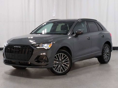 Used 2023 Audi Q3 2.0T Premium w/ Convenience Package AWD/4WD image 2