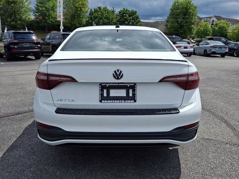 Certified 2024 Volkswagen Jetta Sport FWD image 7