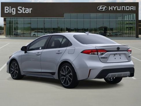 Used 2022 Toyota Corolla SE image 3