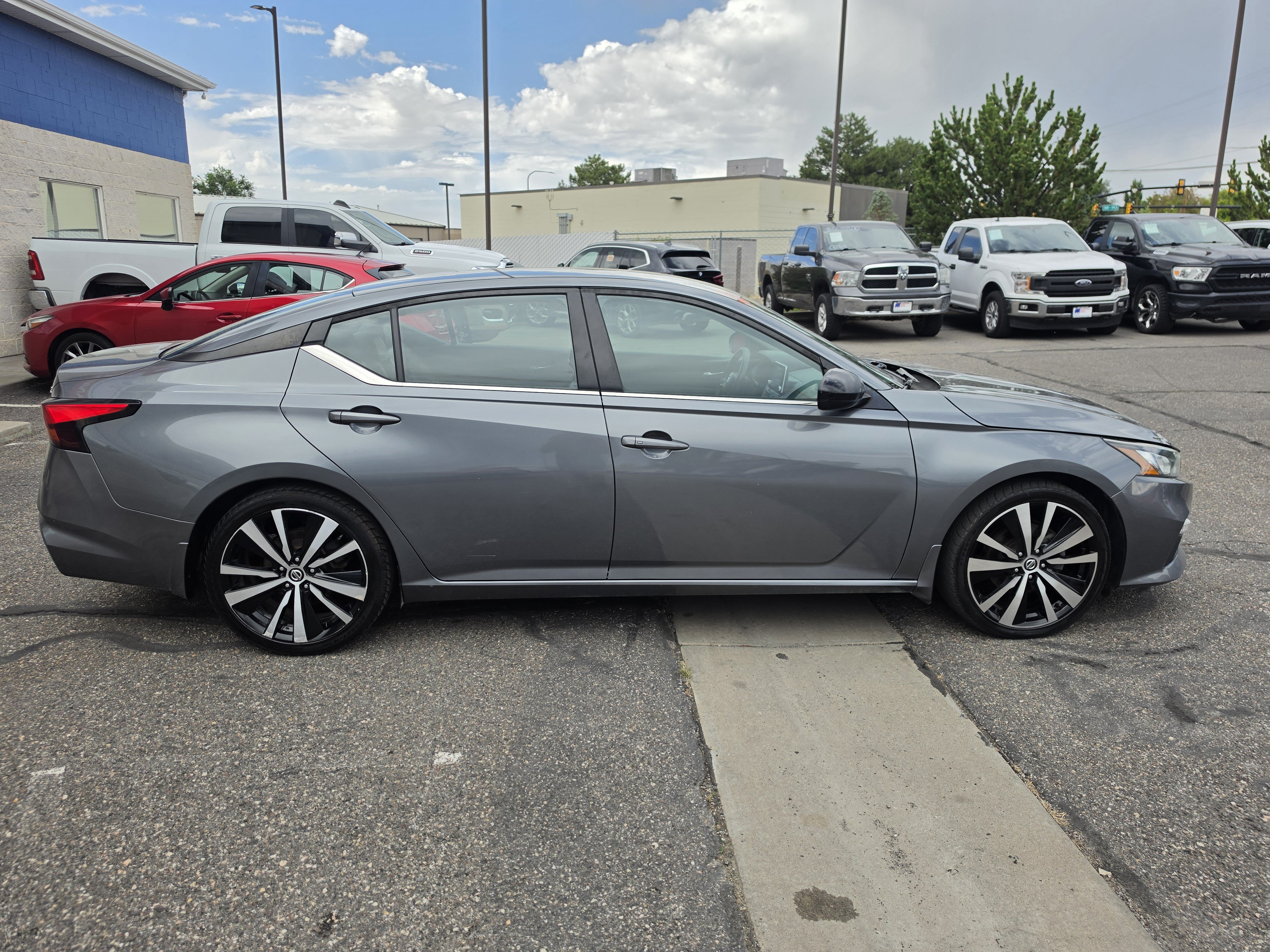 Used 2020 Nissan Altima 2.5 SR FWD image 8