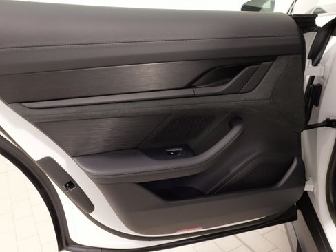 Used 2023 Porsche Taycan GTS image 32