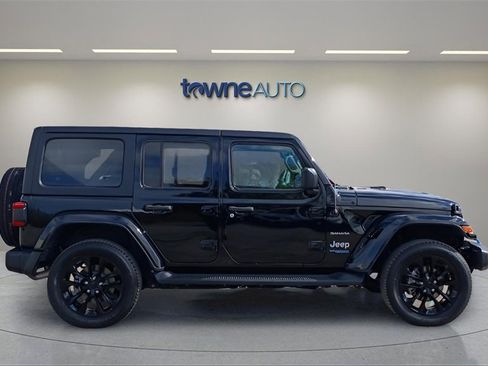 Certified 2022 Jeep Wrangler Unlimited Sahara w/ Cold Weather Group image 6