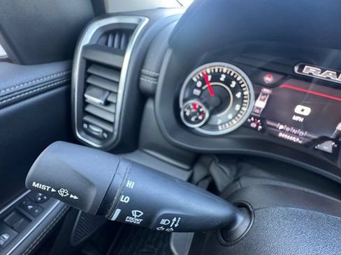 Used 2022 RAM 1500 Laramie AWD/4WD image 12