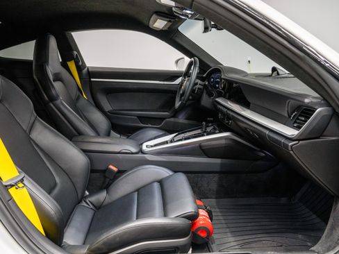 Used 2022 Porsche 911 Turbo S image 30