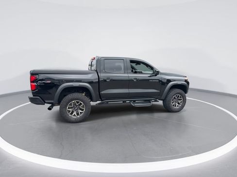 Used 2024 Chevrolet Colorado ZR2 w/ ZR2 Convenience Package III AWD/4WD image 9