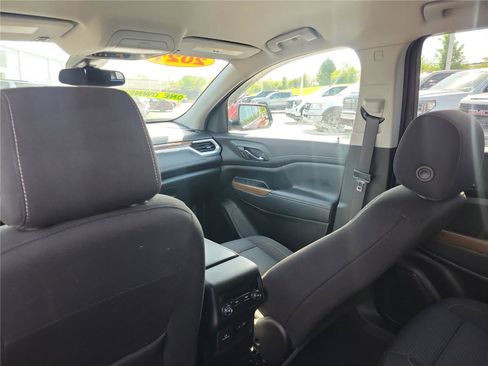 Used 2021 GMC Acadia SLE w/ Driver Convenience Package FWD image 16