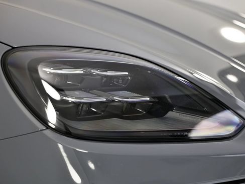 New 2026 Porsche Cayenne Coupe AWD/4WD image 31