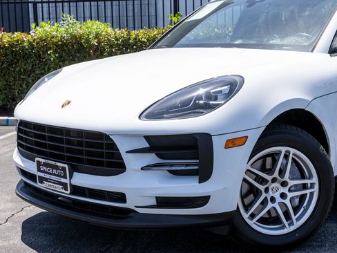 Used 2021 Porsche Macan AWD/4WD image 16