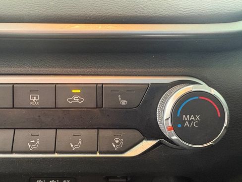 Used 2022 Nissan Altima 2.5 SR w/ Midnight Edition Package FWD image 11