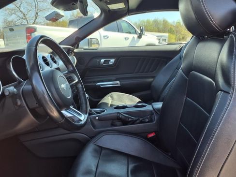 Used 2022 Ford Mustang Premium image 10