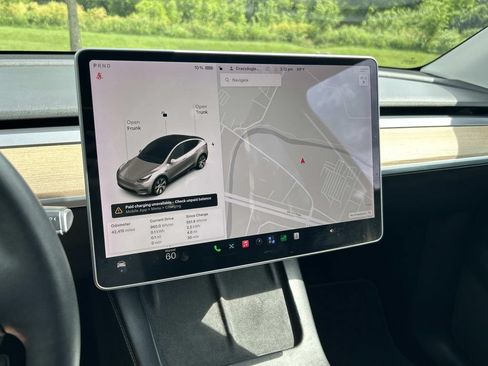 Used 2021 Tesla Model Y Long Range AWD/4WD image 29