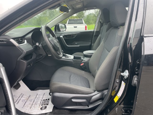 Used 2025 Toyota RAV4 LE AWD/4WD image 19