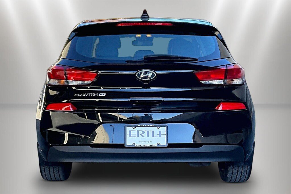 Used 2020 Hyundai Elantra GT w/ Style Package 02 FWD image 6