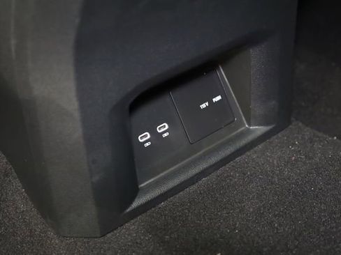 Used 2023 Volkswagen Atlas Cross Sport SEL R-Line image 31