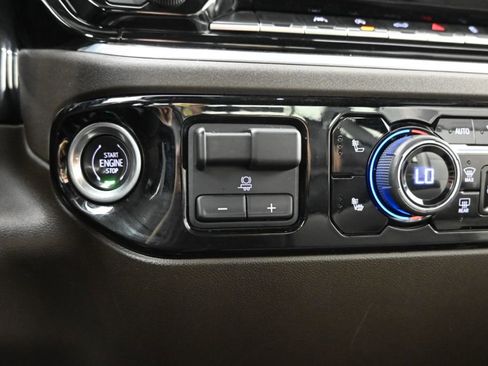 Used 2022 Chevrolet Silverado 1500 LT image 30