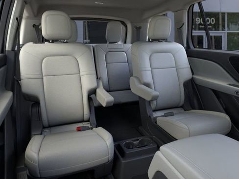 New 2026 Lincoln Aviator 2WD image 11