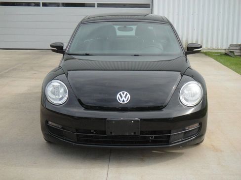 Used 2012 Volkswagen Beetle 2.5 image 3